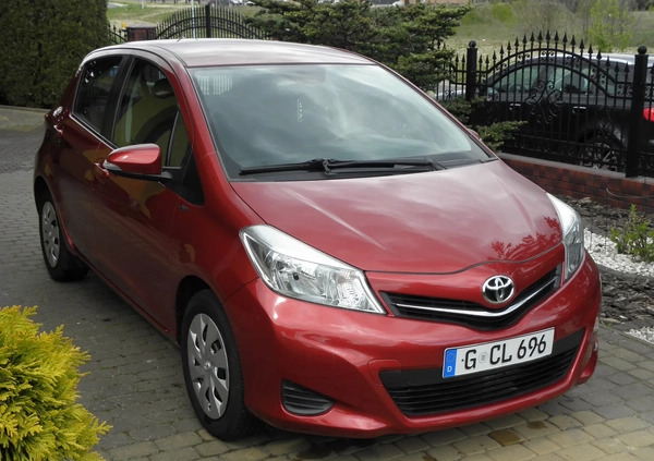 Toyota Yaris cena 28900 przebieg: 100000, rok produkcji 2011 z Lipno małe 56